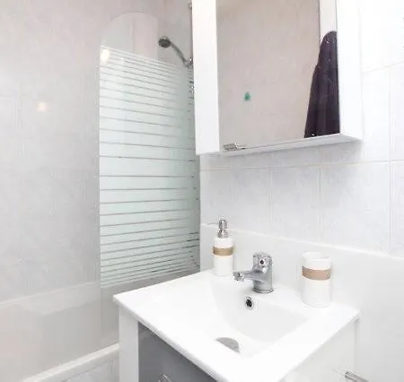 A Deux Pas Des Champs-elysee Appartement *
